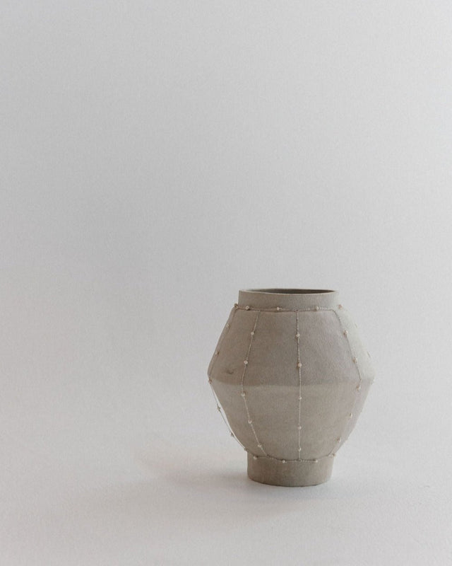 PERLA | Vase 02 - THOMPSON LANE